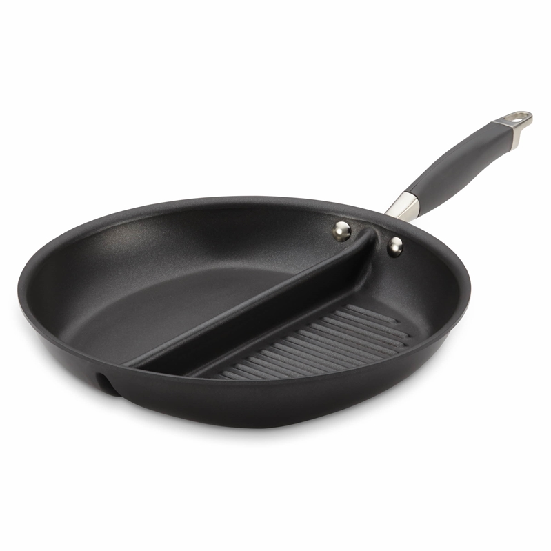 A divided skillet that lets you cook two single-serving dishes